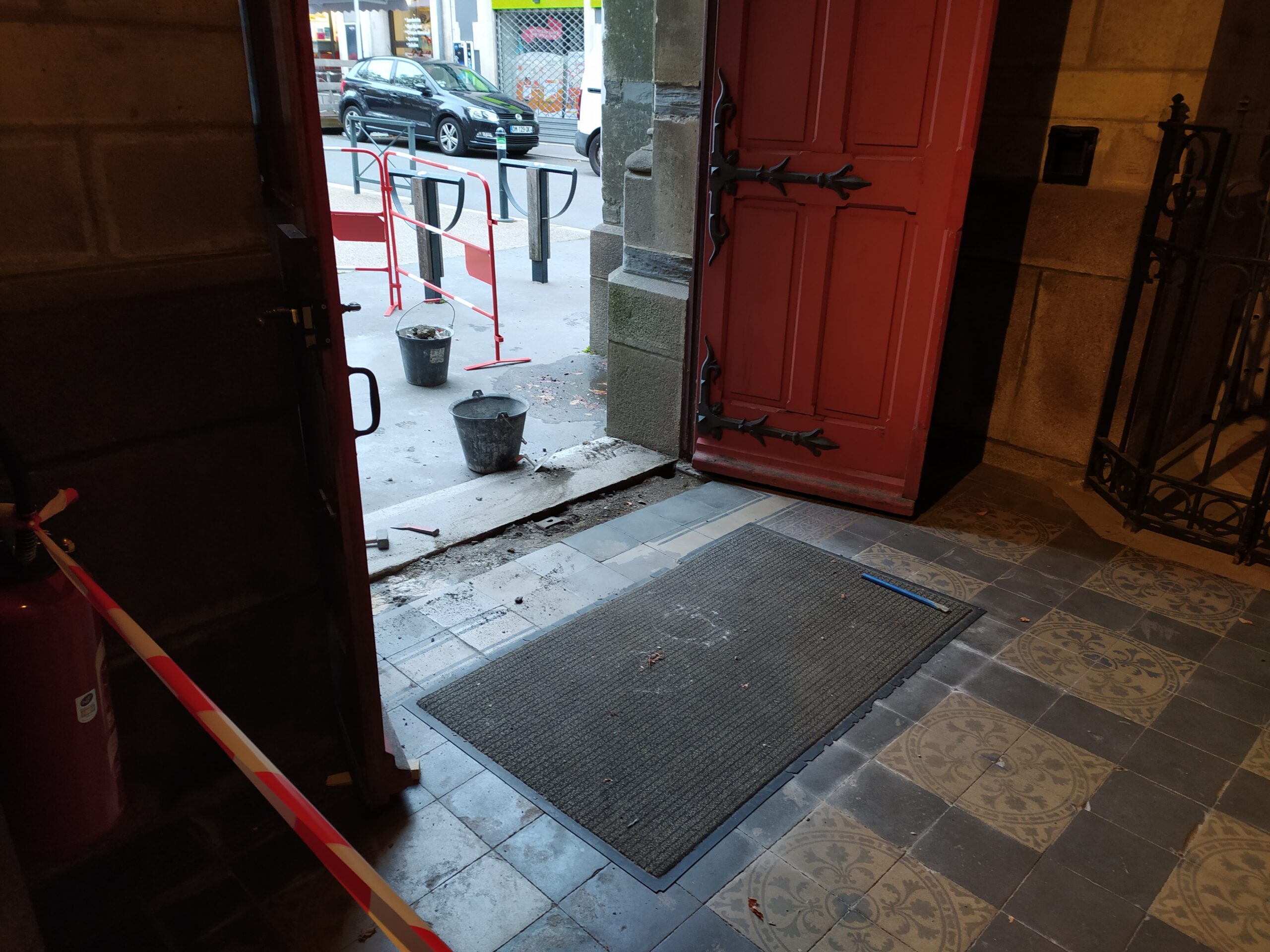 Accès à l’église Notre-Dame-de-Toutes-Aides